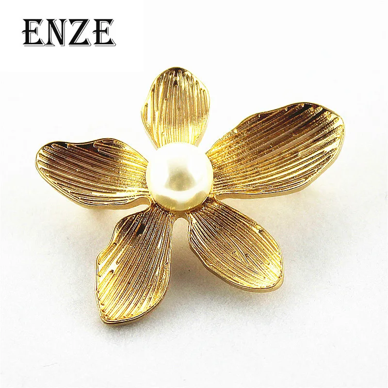 Free Shipping Fashion Women's New Jewelry drops enamel enamel rhinestone coat dress wild temperament crown key brooch
Free Shipping Fashion Women's New Jewelry drops enamel enamel rhinestone coat dress wild temperament crown key brooch