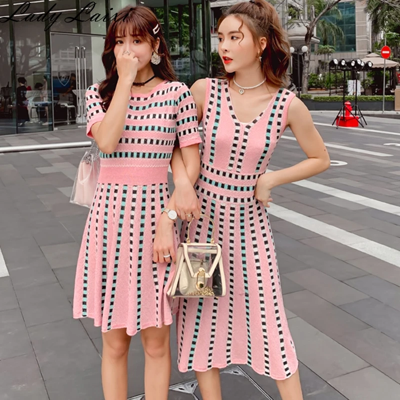 Women Striped Geometric Plaid A-line Knitted Summer Dress 2019 Fashion High Waist Slim Casual Elegant Dresses Party Vestidos
Women Striped Geometric Plaid A-line Knitted Summer Dress 2019 Fashion High Waist Slim Casual Elegant Dresses Party Vestidos