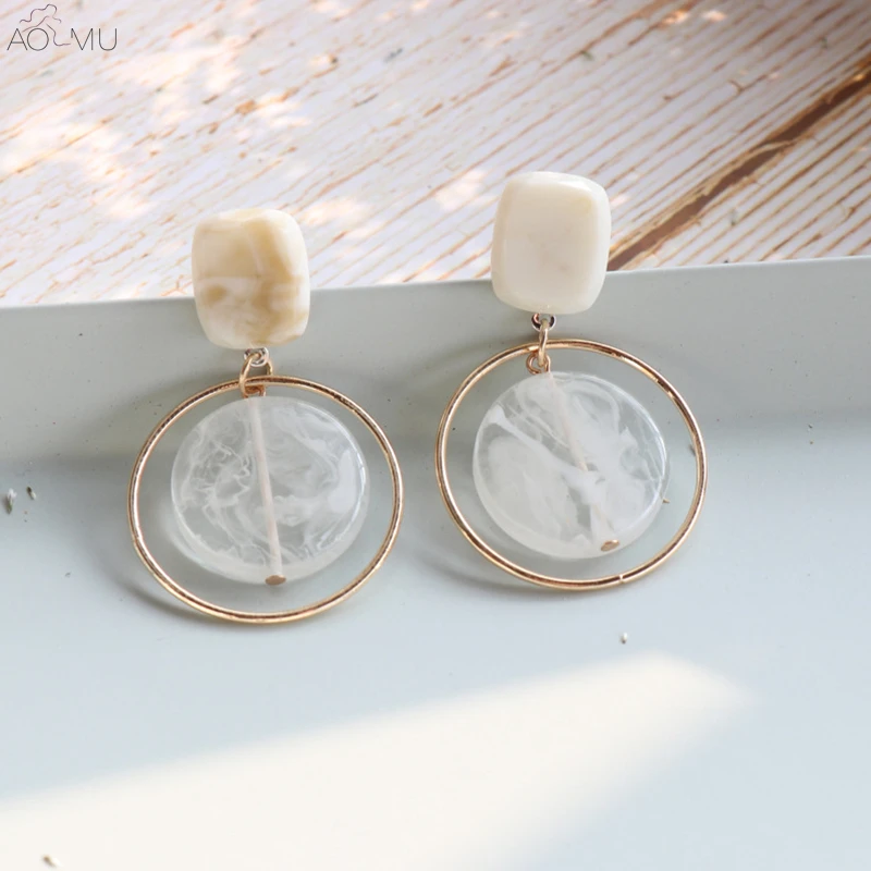 AOMU New Fashion Acrylic Transparent Earrings Gold Color Big Hollow Round Circle Long Drop Earrings for Women Ear Jewelry Gift
AOMU New Fashion Acrylic Transparent Earrings Gold Color Big Hollow Round Circle Long Drop Earrings for Women Ear Jewelry Gift