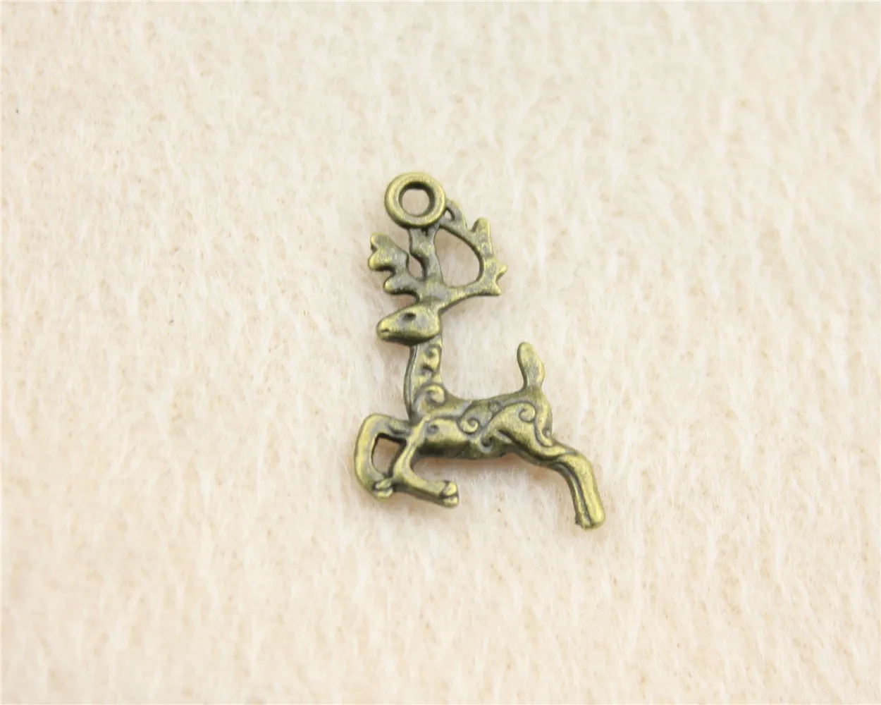 100pcs/lot 20*13mm ancient bronze Deer charm Pendants DIY jewelry for bracelet necklace earring
100pcs/lot 20*13mm ancient bronze Deer charm Pendants DIY jewelry for bracelet necklace earring