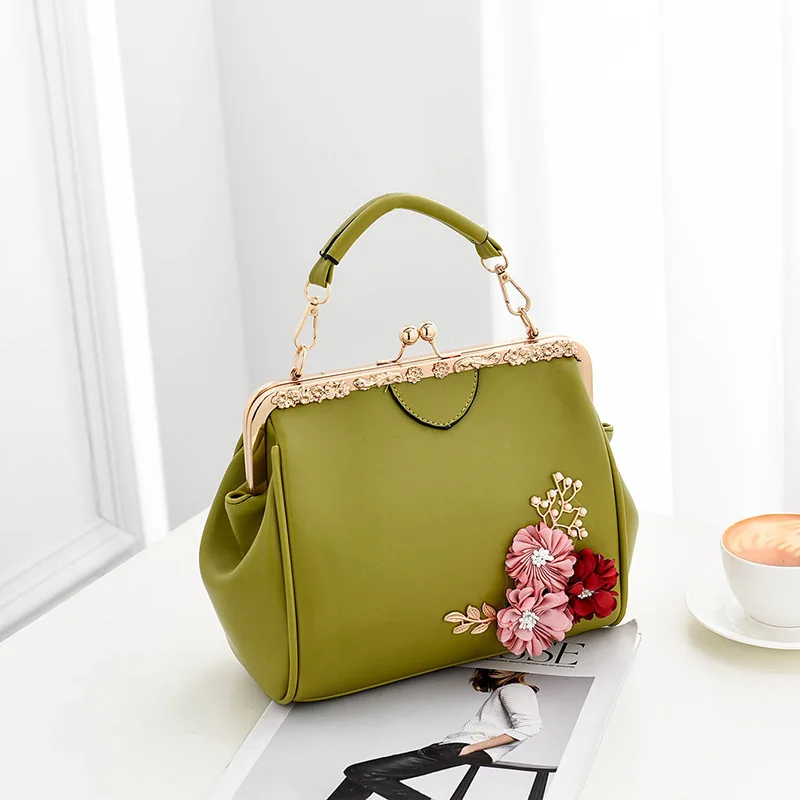 Luxury Women Bags 2019 New Summer Steel Clip Lady Crossbody Bags for Women Flower Handbag Shoulder Bag
Luxury Women Bags 2019 New Summer Steel Clip Lady Crossbody Bags for Women Flower Handbag Shoulder Bag