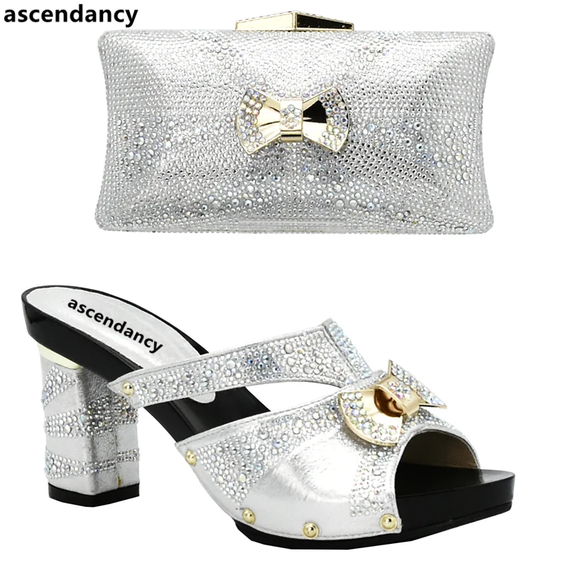 Sliver African Matching Shoes and Bags Italian In Women Nigerian Women Wedding Shoes and Bag Women Shoes and Bag Set In Italy
Sliver African Matching Shoes and Bags Italian In Women Nigerian Women Wedding Shoes and Bag Women Shoes and Bag Set In Italy