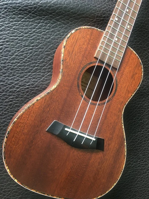 4 Aquila string Solid Wood Hawaiian 23inch Concert Guitar ukulele Mini Small Guitar Folk Guitar Ukelele the Vines Children/Lady
4 Aquila string Solid Wood Hawaiian 23inch Concert Guitar ukulele Mini Small Guitar Folk Guitar Ukelele the Vines Children/Lady