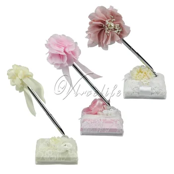 

Gorgeous Wedding Signature Pen Stand Set with Satin Bows Lace Pearls Flowers for Ceremony Party Supplies Gift Wholesales