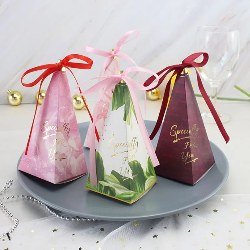 New 10pcs 6*6*14cm creative candy box european-style cone sugar box wedding forest is personalized candy bag wedding supplies
New 10pcs 6*6*14cm creative candy box european-style cone sugar box wedding forest is personalized candy bag wedding supplies