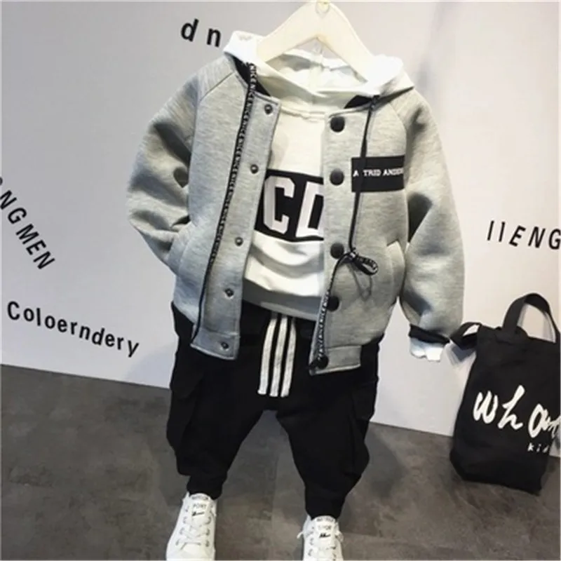 3Pcs/Sets Autumn Baby Kids Clothing Sets Baseball jacket +Letter hoodie+pants Sportswear Children's Clothing Baby warm set
3Pcs/Sets Autumn Baby Kids Clothing Sets Baseball jacket +Letter hoodie+pants Sportswear Children's Clothing Baby warm set