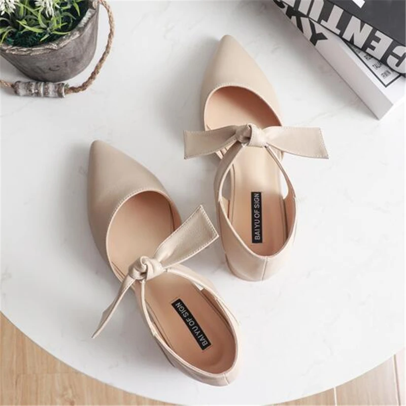 2019 spring hot new rough single shoes female 3CM low with pointed hollow female shoes autumn fashion women's high heels
2019 spring hot new rough single shoes female 3CM low with pointed hollow female shoes autumn fashion women's high heels
