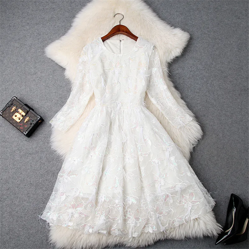 New Arrival 2019 Fashion Spring Dress Women Designer Elegant Wrist Sleeves Sequined Embroidery Gauze White Princess Party Dress
New Arrival 2019 Fashion Spring Dress Women Designer Elegant Wrist Sleeves Sequined Embroidery Gauze White Princess Party Dress