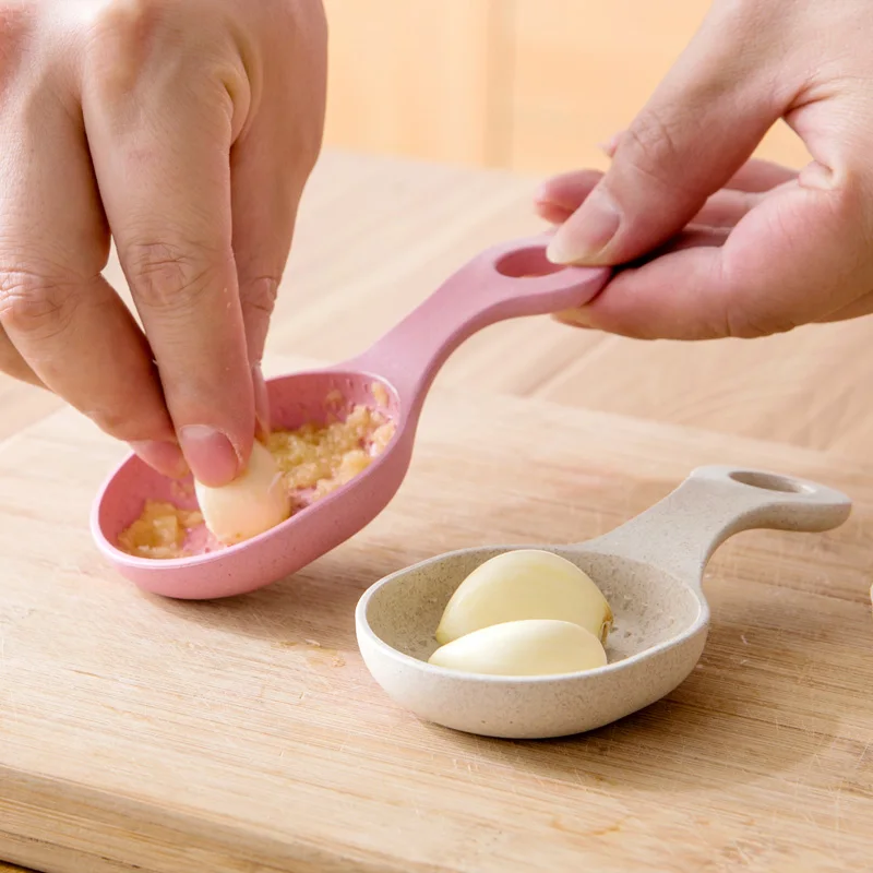 2017 NEW Manual Garlic Mills Wheat Straw For Household Pressure Garlic Ginger Mill Masher Device Cooking Tools
2017 NEW Manual Garlic Mills Wheat Straw For Household Pressure Garlic Ginger Mill Masher Device Cooking Tools
