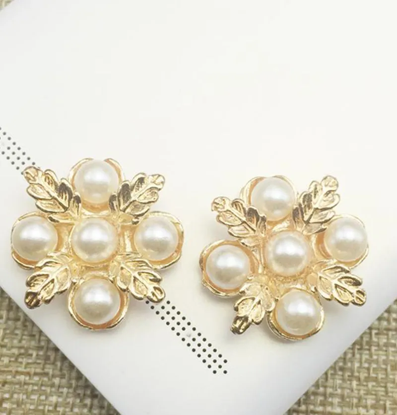 25 MM 2 styels Bling Metal Pearl Rhinestone Button gold Flatback Decorative Buttons Craft Wedding accessories 12pcs/lot MYQB064
25 MM 2 styels Bling Metal Pearl Rhinestone Button gold Flatback Decorative Buttons Craft Wedding accessories 12pcs/lot MYQB064