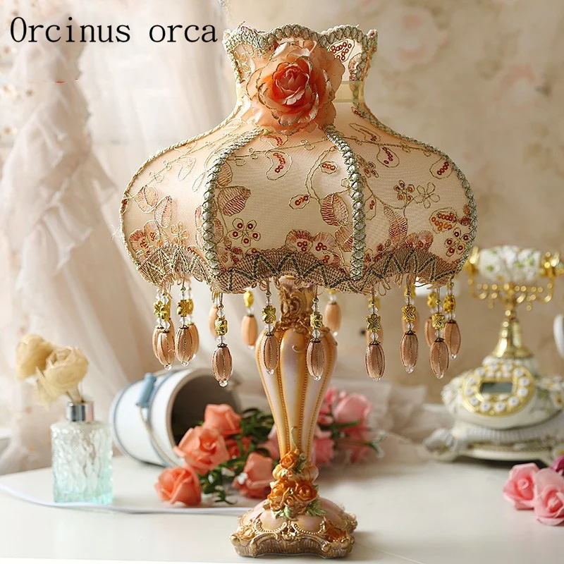 European Garden carved table lamp living room bedside lamp creative color painted luxurious resin desk lamp free shipping
European Garden carved table lamp living room bedside lamp creative color painted luxurious resin desk lamp free shipping