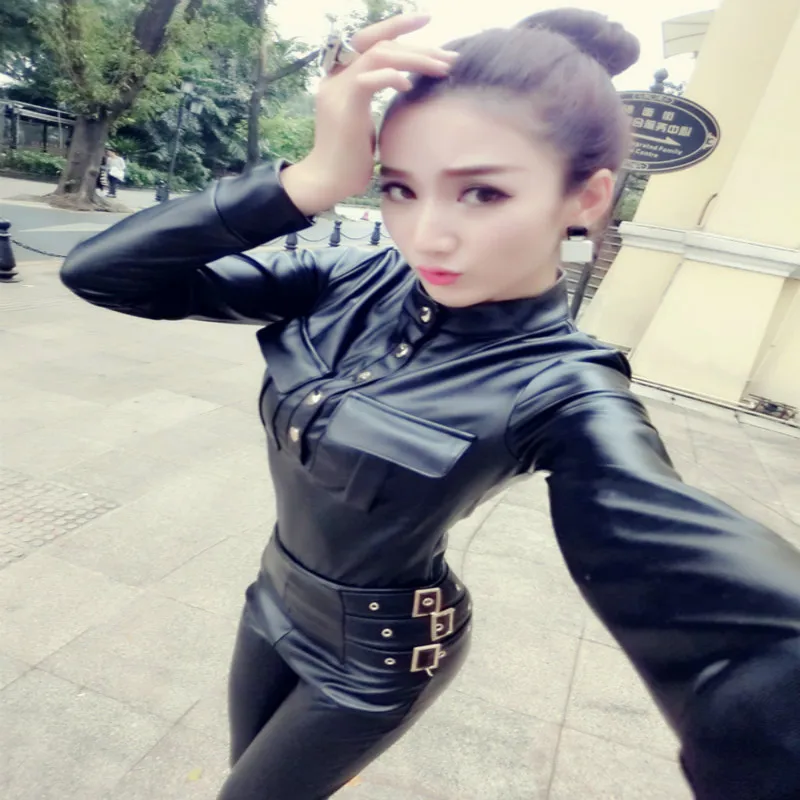 Fashion suit female 2019 autumn and winter new PU leather temperament waist tops and feet pants elegant two-piece tide
Fashion suit female 2019 autumn and winter new PU leather temperament waist tops and feet pants elegant two-piece tide
