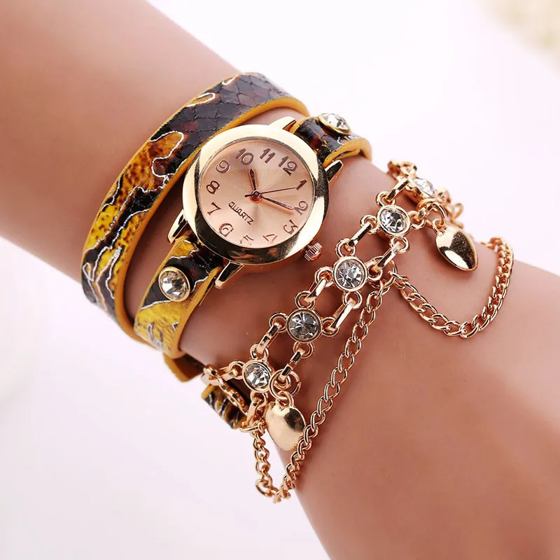 

Quartz Wristwatches Womens Leather Rhinestone Rivet Chain Ladies Watch Bracelet Fashion Luxury Watches Women montre femme