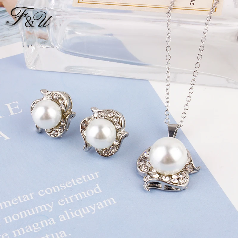 F&U Simulated-Pearl Earrings Necklaces Sets Silver Color With Rhinestones Jewelry for Women Flower Design For Party Jewelry
F&U Simulated-Pearl Earrings Necklaces Sets Silver Color With Rhinestones Jewelry for Women Flower Design For Party Jewelry