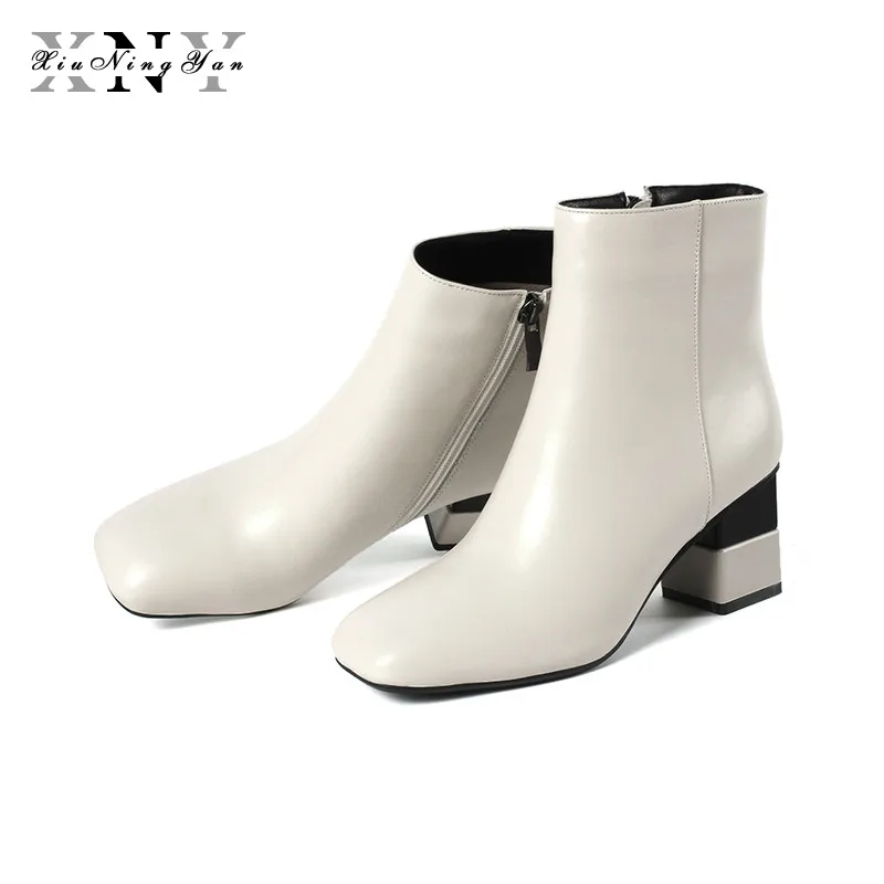 XIUNINGYAN 2019 Genuine Leather Vintage Square Toe High Heels Winter Shoes Women Punk Handsome Superstar Stretch Ankle Boots
XIUNINGYAN 2019 Genuine Leather Vintage Square Toe High Heels Winter Shoes Women Punk Handsome Superstar Stretch Ankle Boots