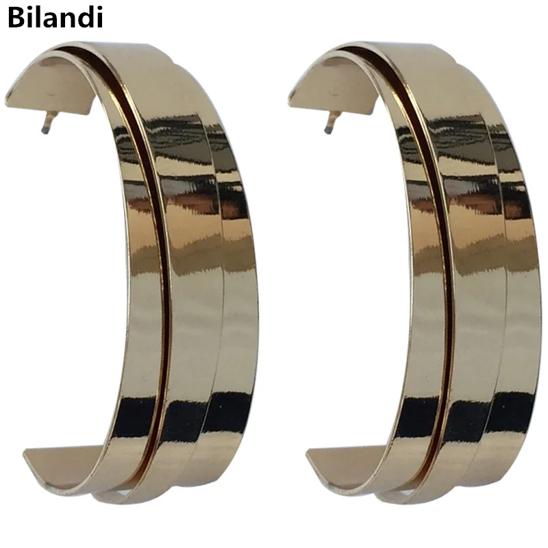 Two-layer hoop earrings for women's jewelry minimalist metal gold and silver two-color earring brand fashion jewelry gift
Two-layer hoop earrings for women's jewelry minimalist metal gold and silver two-color earring brand fashion jewelry gift