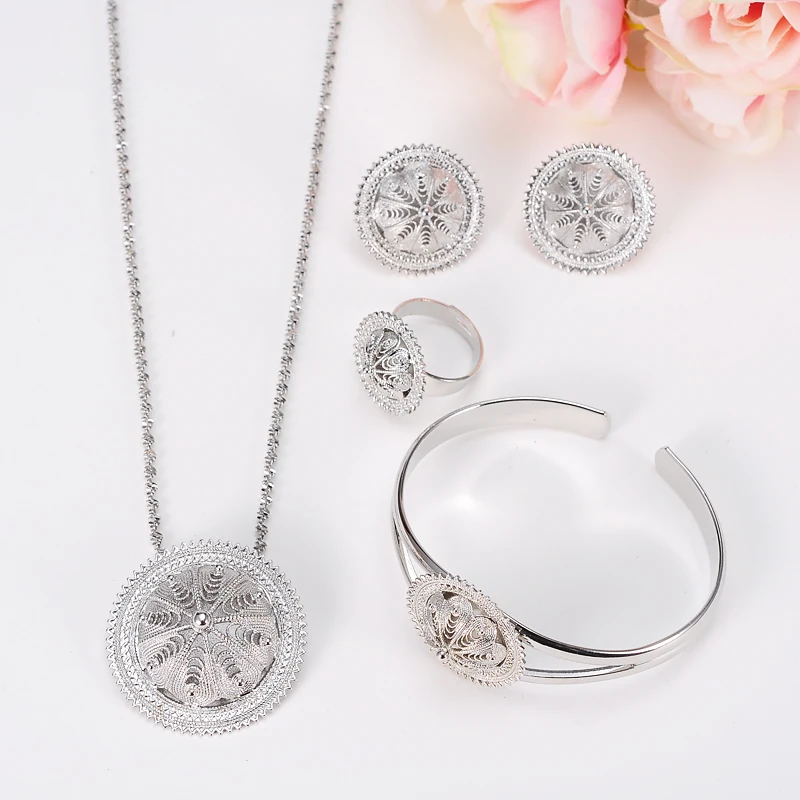 Bangrui 2017 Silver Color Ethiopian Jewelry Set Eritrea Habesha Necklace Bangle Earring Ring African Wedding
Bangrui 2017 Silver Color Ethiopian Jewelry Set Eritrea Habesha Necklace Bangle Earring Ring African Wedding