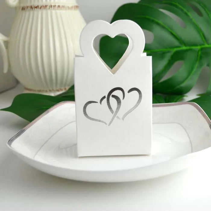 100pcs/lot white/pink colors Creative Sweets Love heart Candy Box Wedding Favor boxes Packaging Box souvenirs
100pcs/lot white/pink colors Creative Sweets Love heart Candy Box Wedding Favor boxes Packaging Box souvenirs
