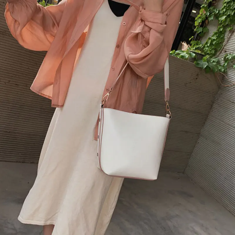 Casual Messenger Bag for Girls Brand New Bucket Bag 2019 Luxury Brand Women Shoulder Bag Quality PU Leather Women Crossbody Bag
Casual Messenger Bag for Girls Brand New Bucket Bag 2019 Luxury Brand Women Shoulder Bag Quality PU Leather Women Crossbody Bag