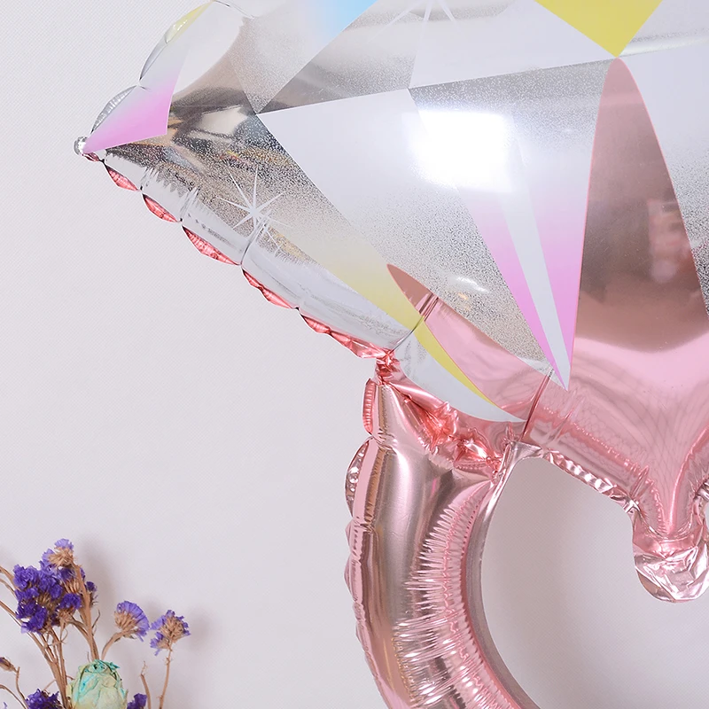 Большое кольцо с бриллиантами фольгированный воздушный шар розовое золото