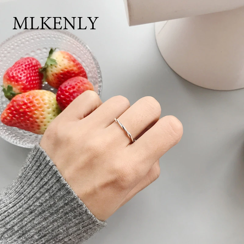 Retro Fashion Versatile Personality 925 Sterling Silver With Simple Temperament Old Open Twisting Ring
Retro Fashion Versatile Personality 925 Sterling Silver With Simple Temperament Old Open Twisting Ring