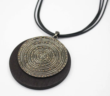 Women Retro Fashion Vintage Statement Necklaces Coffee Wood Round Pendant Necklaces Black Leather Rope Necklaces
Women Retro Fashion Vintage Statement Necklaces Coffee Wood Round Pendant Necklaces Black Leather Rope Necklaces