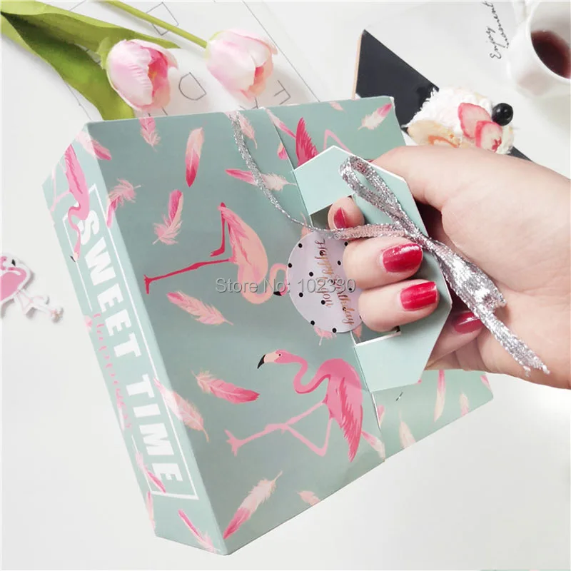 16.5x16.5x6.5CM Retail Flamingo Cake Bag Gift Bakery Macaron Pastry Cookies Packaging Paper Boxes 100pcs/lot
16.5x16.5x6.5CM Retail Flamingo Cake Bag Gift Bakery Macaron Pastry Cookies Packaging Paper Boxes 100pcs/lot