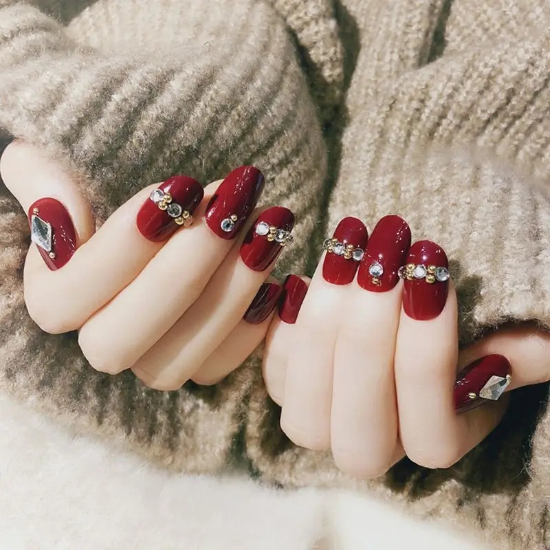 24pcs Shiny Fake Finger Nails Crystal Red Glossy Bride Wedding Short Design False Nail Art Tips
24pcs Shiny Fake Finger Nails Crystal Red Glossy Bride Wedding Short Design False Nail Art Tips