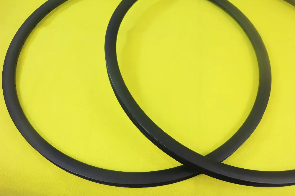 360g 30mm asymmetric clincher road disc carbon rims 25mm width UD 3K 12K twill tubeless compatible 24H 28H 32H external nipples
360g 30mm asymmetric clincher road disc carbon rims 25mm width UD 3K 12K twill tubeless compatible 24H 28H 32H external nipples