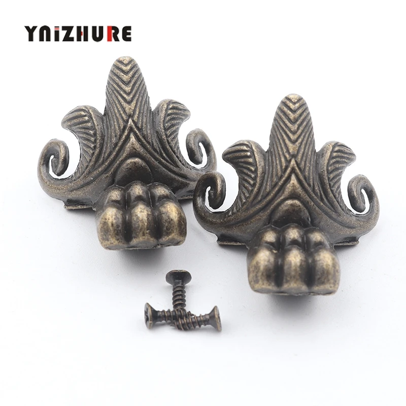 10pcs Antique corner 31*31mm Brass Leg Corner Protector Antique Jewelry Wood Box Feet Decorative Corners For Home Decorations
10pcs Antique corner 31*31mm Brass Leg Corner Protector Antique Jewelry Wood Box Feet Decorative Corners For Home Decorations