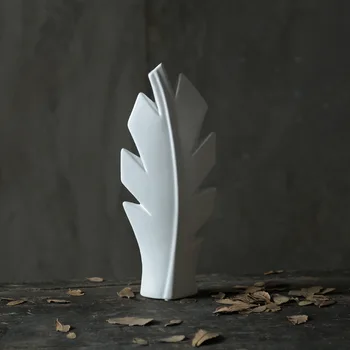 Modern Style Leaf Pattern Vase Ceramic Wedding Decoration Room Living Room Leaf Flower Vase Desktop Wallpaper Flower Ornament
Modern Style Leaf Pattern Vase Ceramic Wedding Decoration Room Living Room Leaf Flower Vase Desktop Wallpaper Flower Ornament