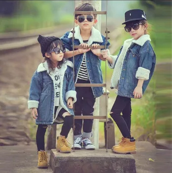 Boys girls Denim plus velvet coat Children's clothing autumn and winter models New lambswool Medium and long section coat
Boys girls Denim plus velvet coat Children's clothing autumn and winter models New lambswool Medium and long section coat