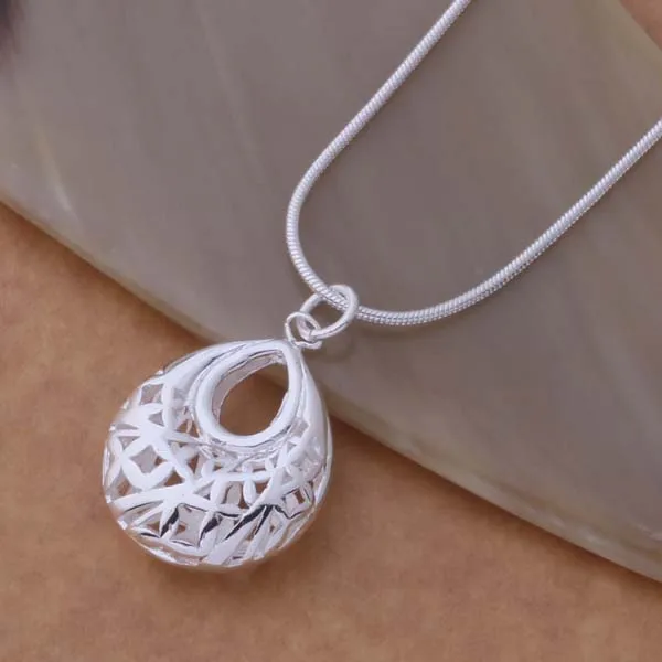 Beautiful Hollow Pendant Necklace 2016 Silver Plated Fashion Jewelry Necklace Loving Gift For Women AN693
Beautiful Hollow Pendant Necklace 2016 Silver Plated Fashion Jewelry Necklace Loving Gift For Women AN693