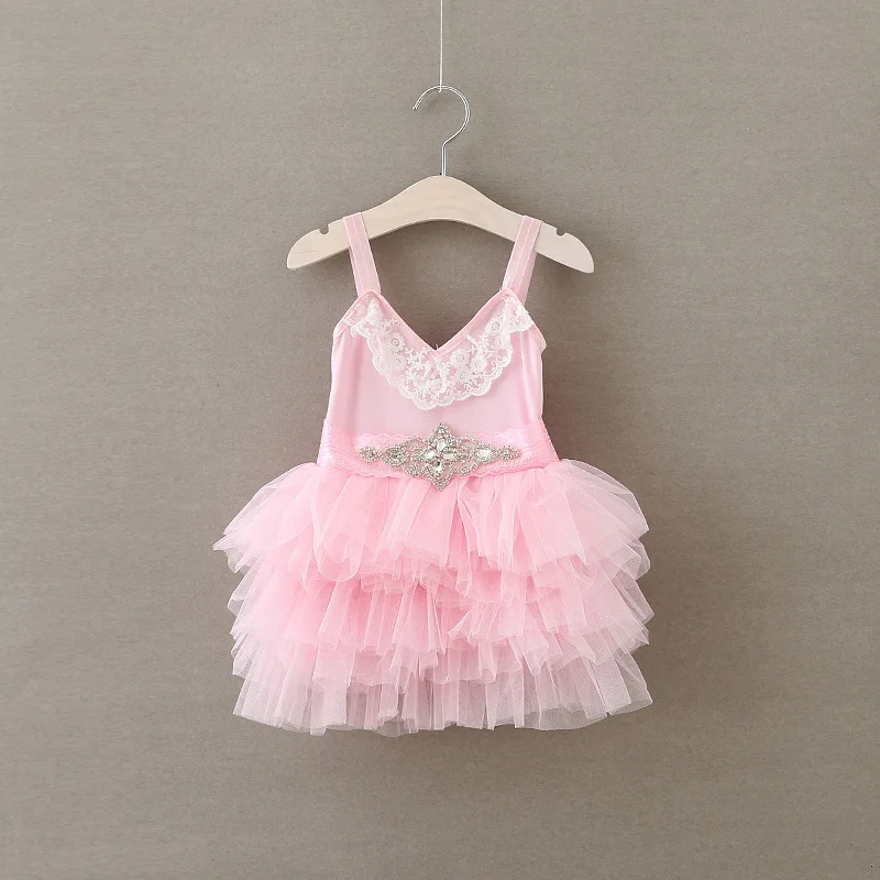 Summer New Girl Princess Dress Rhinestone Belt Flare Sleeveless Tiered Dress Girl Wedding Dress Children Clothing
Summer New Girl Princess Dress Rhinestone Belt Flare Sleeveless Tiered Dress Girl Wedding Dress Children Clothing