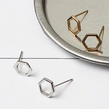 New Simple Hollow Line Hexagon Earrings Copper Gold Geometric Honeycomb Stud Earrings For Female Wedding Party Jewelry
New Simple Hollow Line Hexagon Earrings Copper Gold Geometric Honeycomb Stud Earrings For Female Wedding Party Jewelry