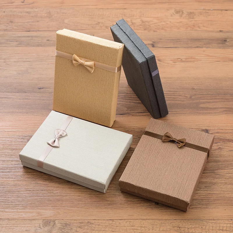 10pcs 16x12x3cm Kraft Paper Square Bow Case Boxes Jewelry Set Boxes Earring Ring Necklace Packaging Gift Box With Bow
10pcs 16x12x3cm Kraft Paper Square Bow Case Boxes Jewelry Set Boxes Earring Ring Necklace Packaging Gift Box With Bow