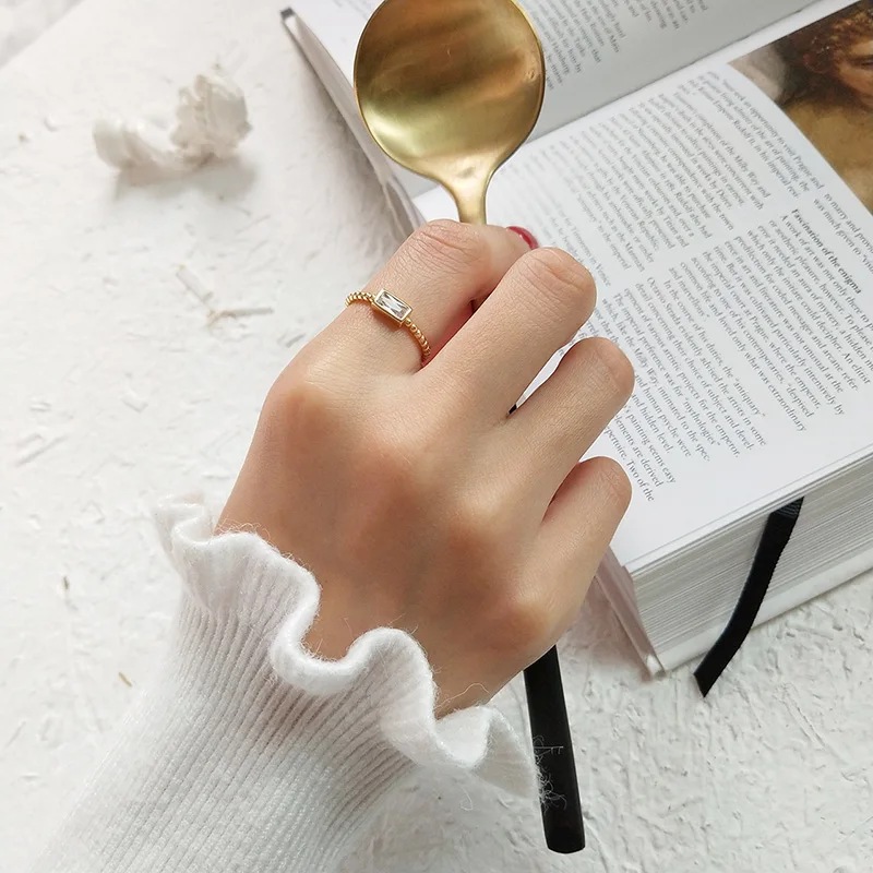 WTLTC 925 Sterling Sliver Cubic Zirconia Rings for Women Vintage Twisted CZ Layered Rings Personality Fede Rings Bague Femme
WTLTC 925 Sterling Sliver Cubic Zirconia Rings for Women Vintage Twisted CZ Layered Rings Personality Fede Rings Bague Femme