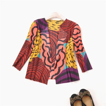 Pleats Flower Digital Printing Seven Point Sleeves Wrinkles Short Jackets Women's Blouses Cardigan Blouses Miyake 
Pleats Flower Digital Printing Seven Point Sleeves Wrinkles Short Jackets Women's Blouses Cardigan Blouses Miyake