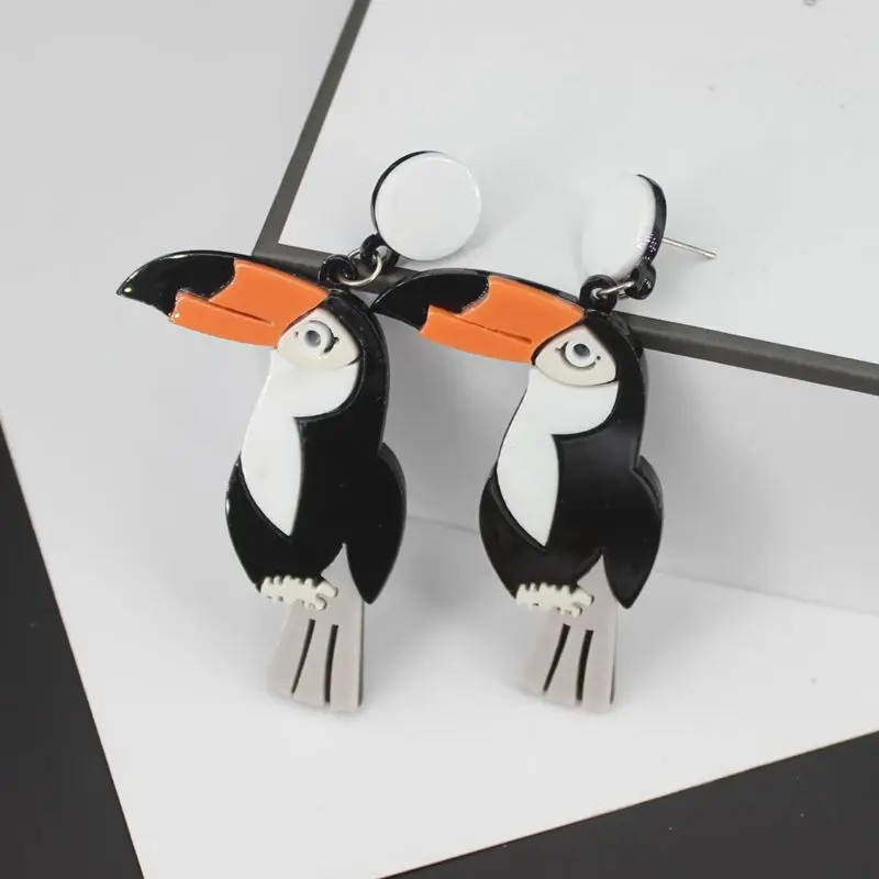European Fashion Personality Jewelry Acrylic Long Animal Parrot Earrings For Women
European Fashion Personality Jewelry Acrylic Long Animal Parrot Earrings For Women