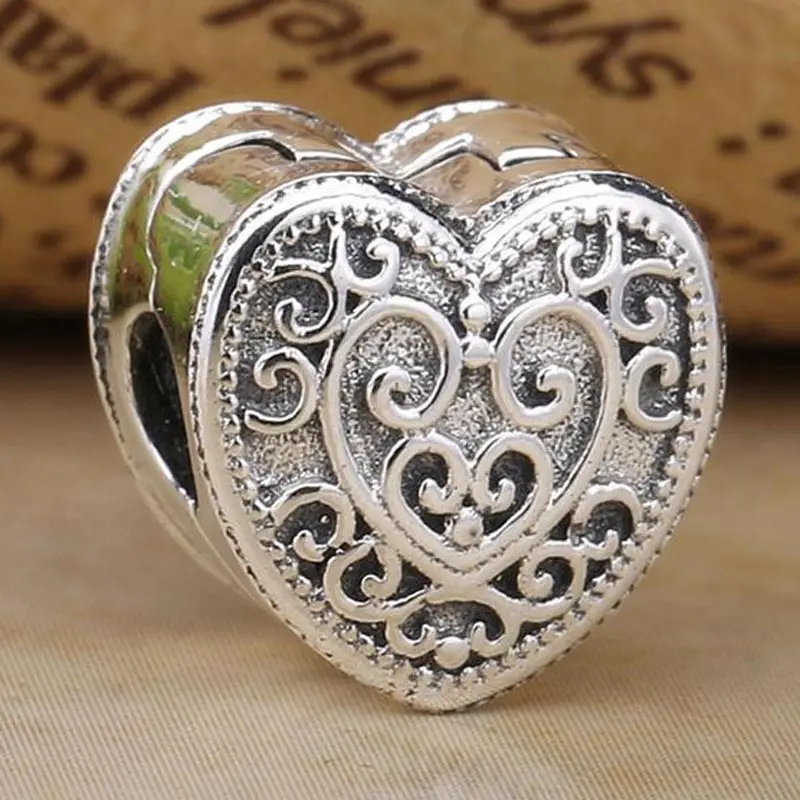 New Heraldic Lace Enchanted Heart Clip Lock Stopper Beads Fit Pandora Bracelet Bangle Diy Jewelry 925 Sterling Silver Bead Charm
New Heraldic Lace Enchanted Heart Clip Lock Stopper Beads Fit Pandora Bracelet Bangle Diy Jewelry 925 Sterling Silver Bead Charm