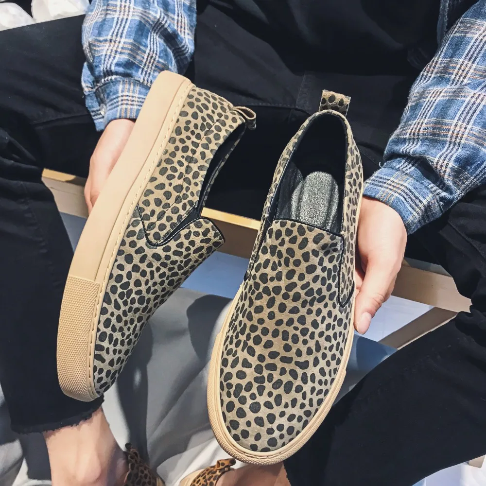 Lok Fu shoes men's England breathable Korean lazy shoes men's leopard print casual flat leather one pedal men's shoes spring
Lok Fu shoes men's England breathable Korean lazy shoes men's leopard print casual flat leather one pedal men's shoes spring