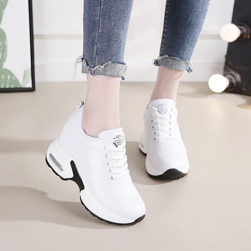 2019 summer new comfortable simple solid color sandals women comfortable wild Roman style casual sandals.
2019 summer new comfortable simple solid color sandals women comfortable wild Roman style casual sandals.