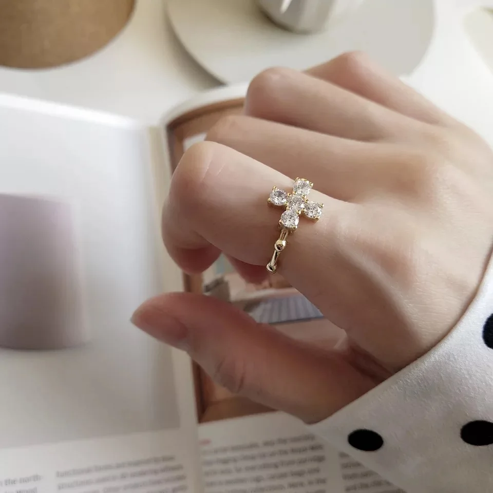 925 sterling silver ring white zircon cross ring fashion simple wild trend personality temperament female girl silver hand jewel
925 sterling silver ring white zircon cross ring fashion simple wild trend personality temperament female girl silver hand jewel