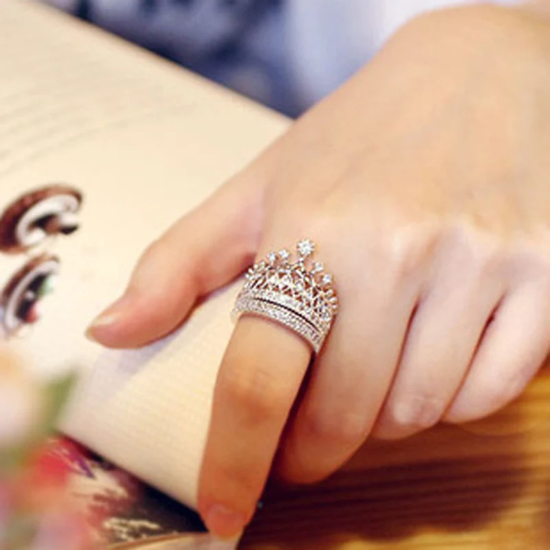 Fashion Crystal Silver Crown Ring Punk Queen Party Femme Love Wedding Engagement Rings For Women 2 Pcs Rings set Bijoux
Fashion Crystal Silver Crown Ring Punk Queen Party Femme Love Wedding Engagement Rings For Women 2 Pcs Rings set Bijoux