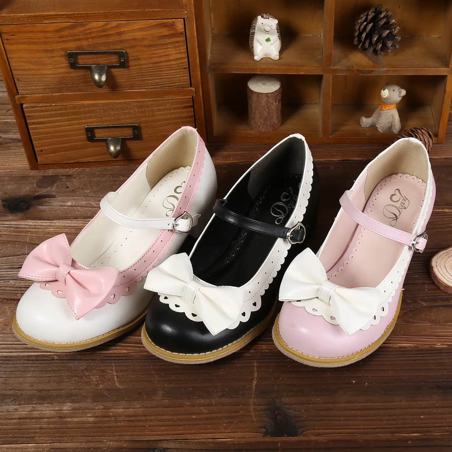 Japanese college sweet lolita shoes round head one-word buckle cute bowknot kawaii shoes cosplay princess loli women shoes
Japanese college sweet lolita shoes round head one-word buckle cute bowknot kawaii shoes cosplay princess loli women shoes