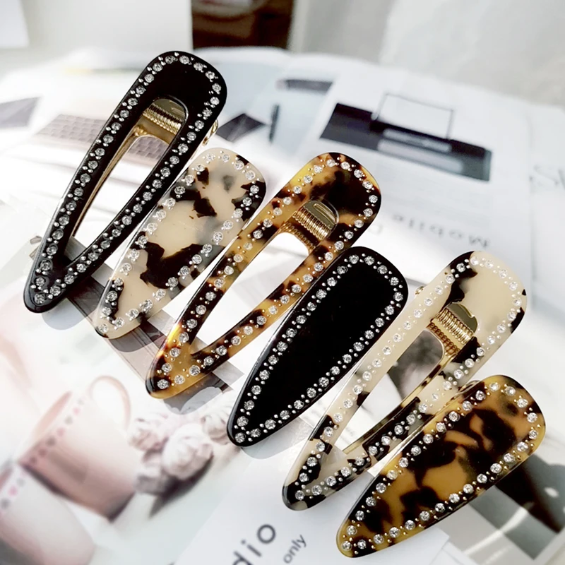 NEW 1Piece Women Rhinestone Hair Accessiores Drop-shaped Hair Clips Acrylic Hollow Leopard Hairpin Geometric Barrettes Headdress 
NEW 1Piece Women Rhinestone Hair Accessiores Drop-shaped Hair Clips Acrylic Hollow Leopard Hairpin Geometric Barrettes Headdress