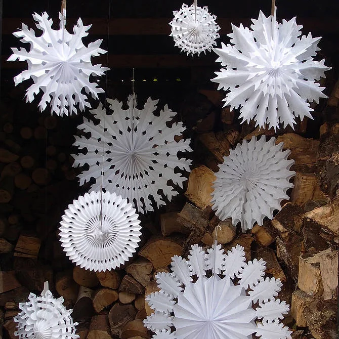 1pc White Snowflake Tissue Paper Fans Party Supplies For Birthday/Baby Shower/ Weddings/Winter Themed Parties Romantic
1pc White Snowflake Tissue Paper Fans Party Supplies For Birthday/Baby Shower/ Weddings/Winter Themed Parties Romantic