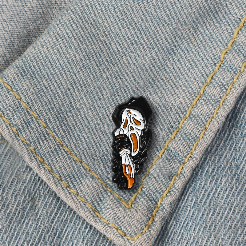 New Horror ghosts cry and scream brooches skulls in black and white clothes scaring brooches Halloween gift
New Horror ghosts cry and scream brooches skulls in black and white clothes scaring brooches Halloween gift