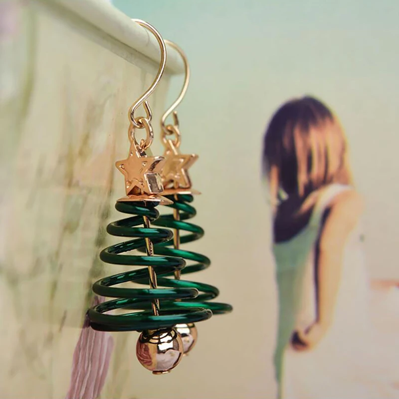 Fashion Hollow Rotating Tree Earrings Lovely Five-Point Star With Golden Ball Christmas Festival New Year Earring Gift
Fashion Hollow Rotating Tree Earrings Lovely Five-Point Star With Golden Ball Christmas Festival New Year Earring Gift