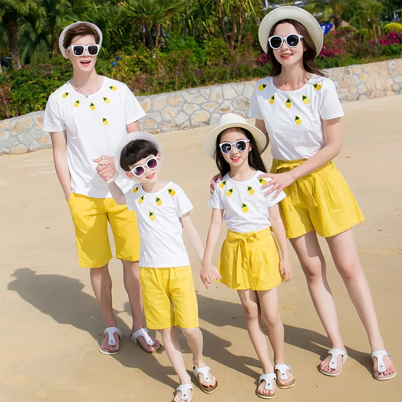 Family Style Clothes Family Clothing Sets Mother and Father Daughter Son Casual Family Set Cotton T shirts+Shorts 2pcs clothing
Family Style Clothes Family Clothing Sets Mother and Father Daughter Son Casual Family Set Cotton T shirts+Shorts 2pcs clothing